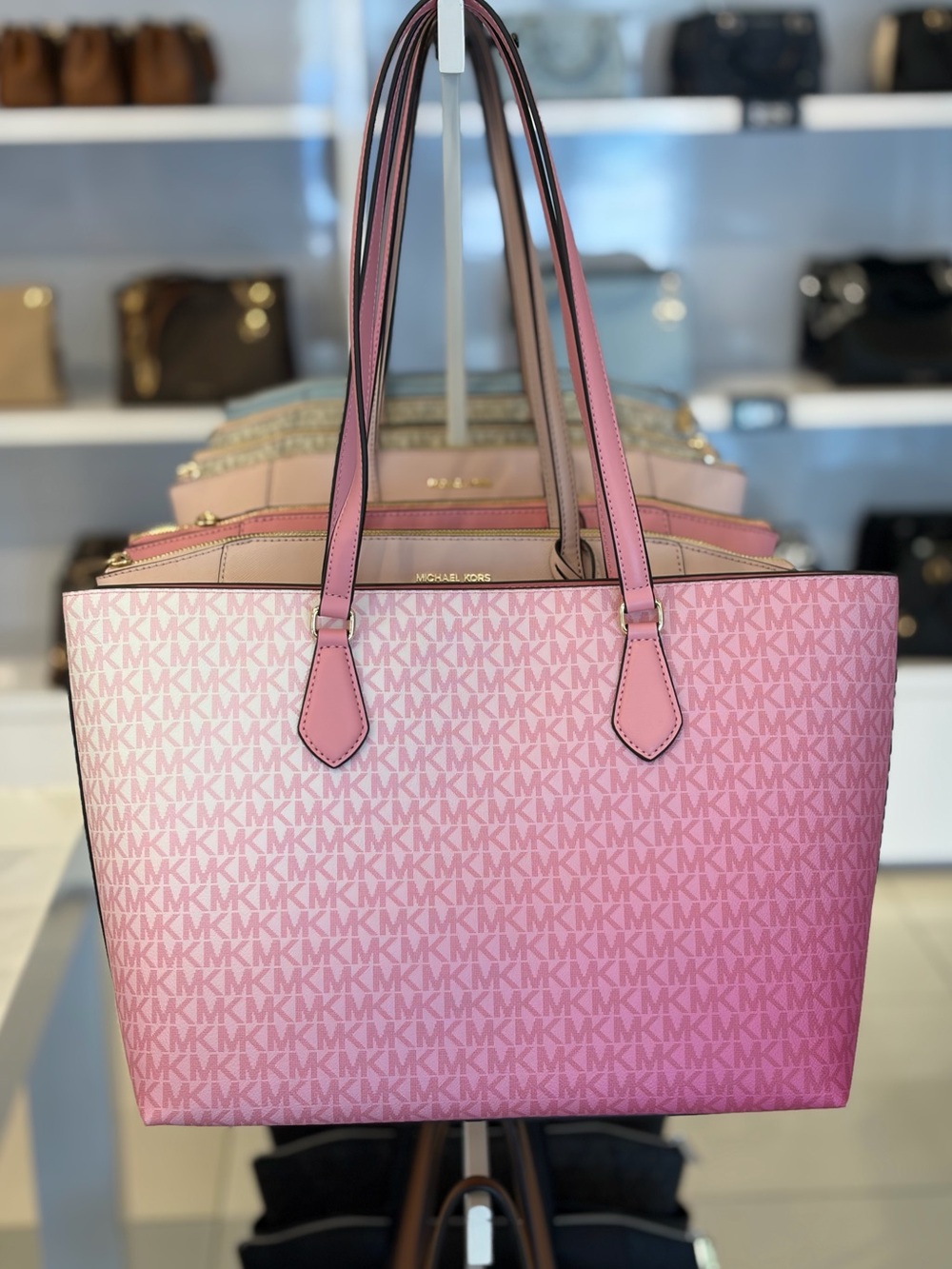 MICHAEL KORS Sheila Large
Ombre Signature Logo Tote Bag - Picture 6 of 13